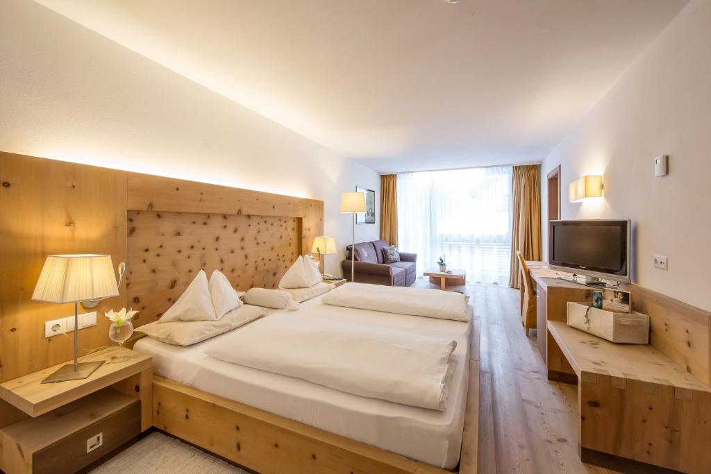 Alpine Hotel Ciasa Lara - 3