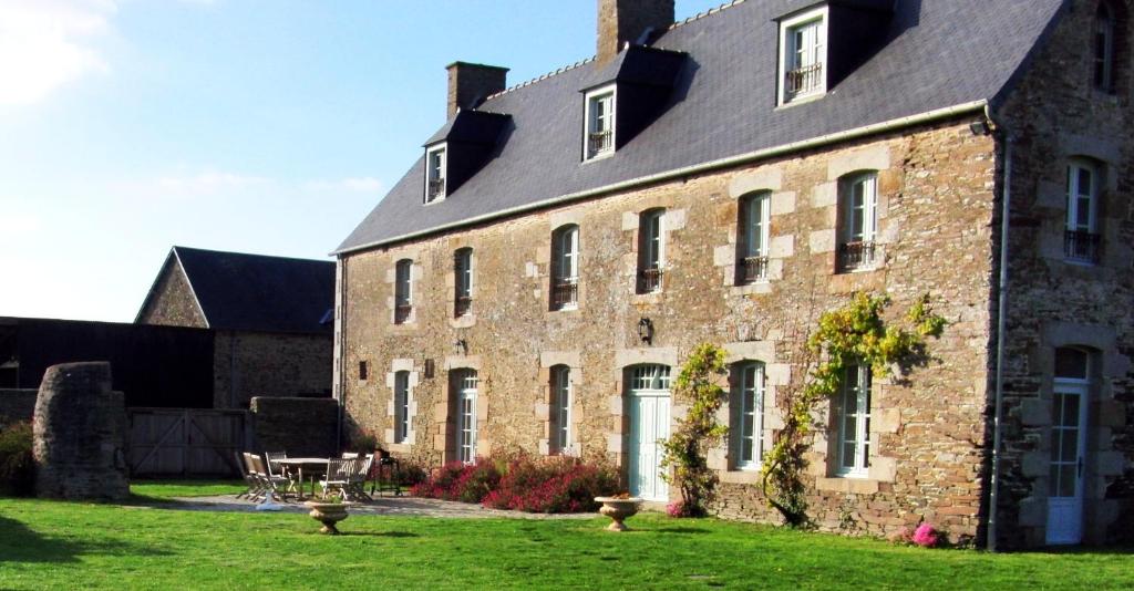 La Vieille Foulonniere : Chambres d'hotes &amp; Permaculture — Hotel in Mont Saint-Michel