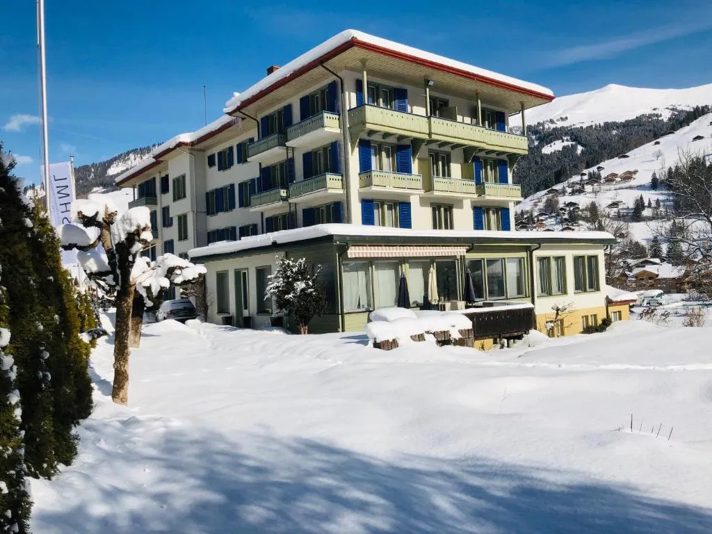Parkhotel Bellevue Budget, hotel in Lenk