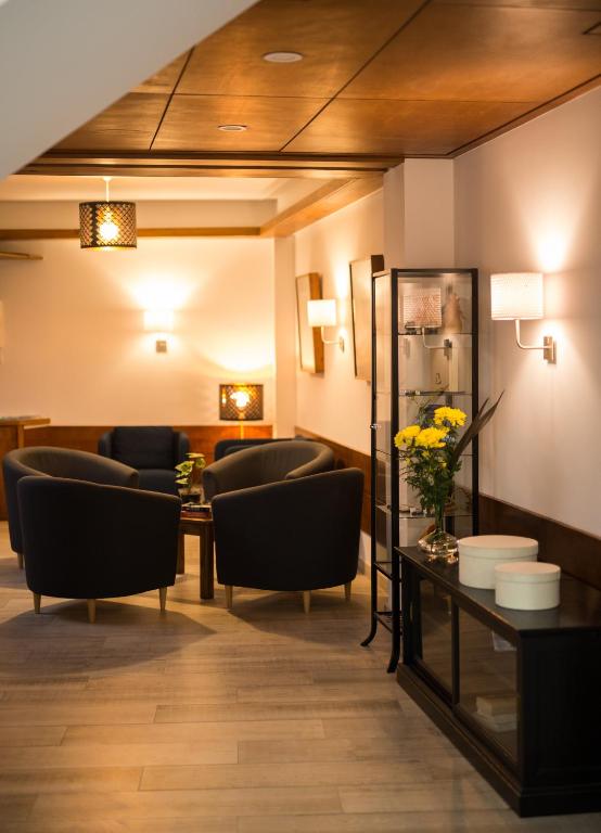 โรงแรมอัลซิเดส (Hotel Alcides)