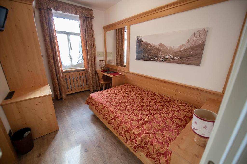 Hotel Regina photo