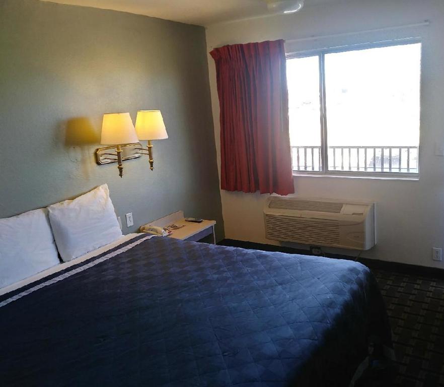 Americas Best Value Inn- Amarillo Airport/Grand Street Photo 17