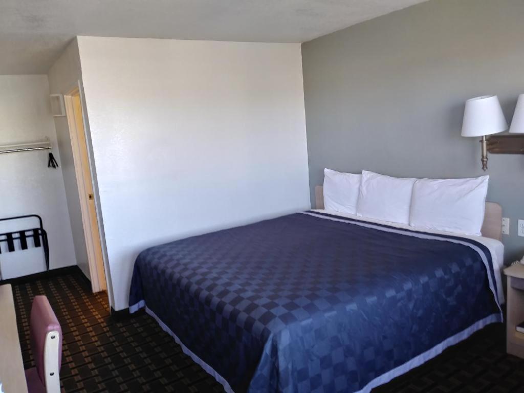Americas Best Value Inn- Amarillo Airport/Grand Street Photo 19