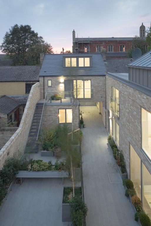 Citystay - Midsummer Mews photo