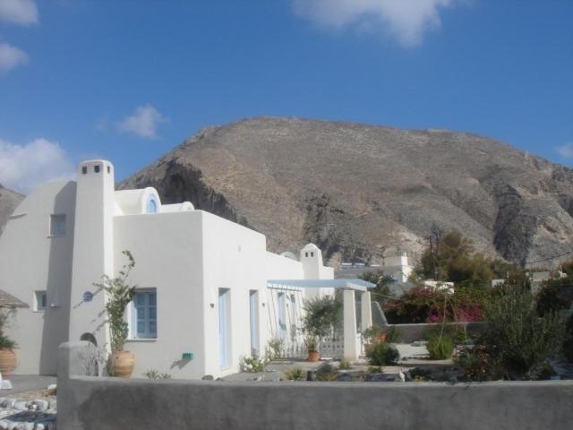 Thera Incognita Studios — Hotel in Santorini