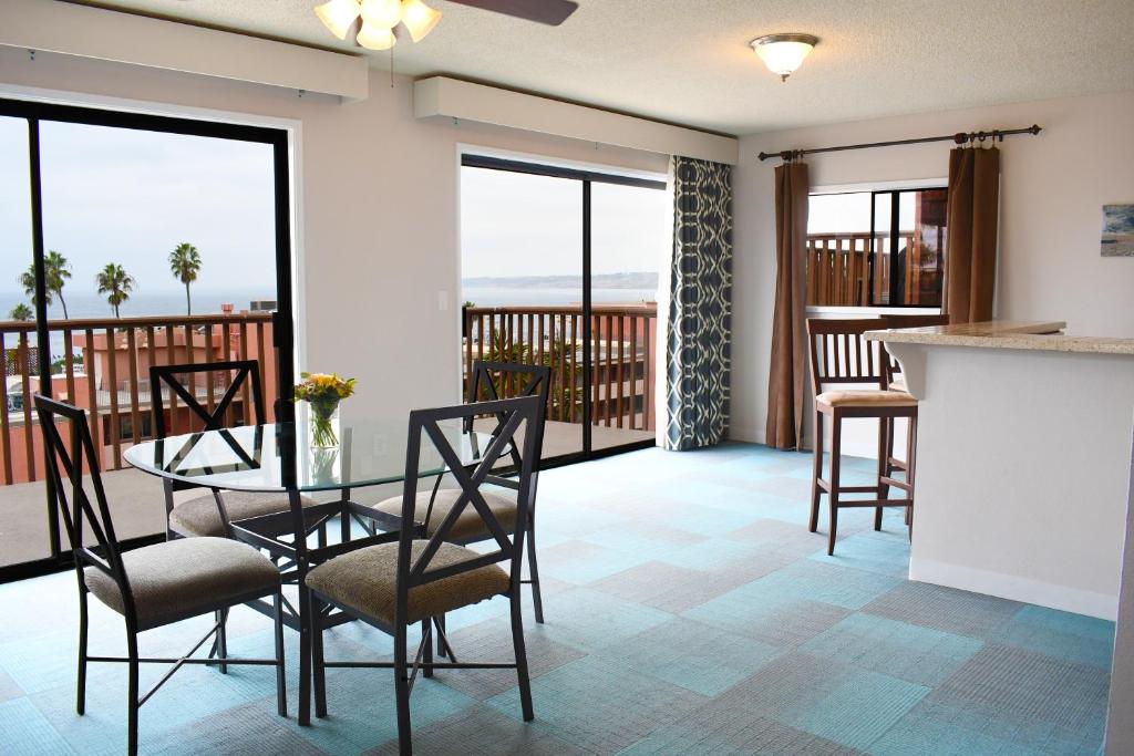 La Jolla Cove Suites Photo 14