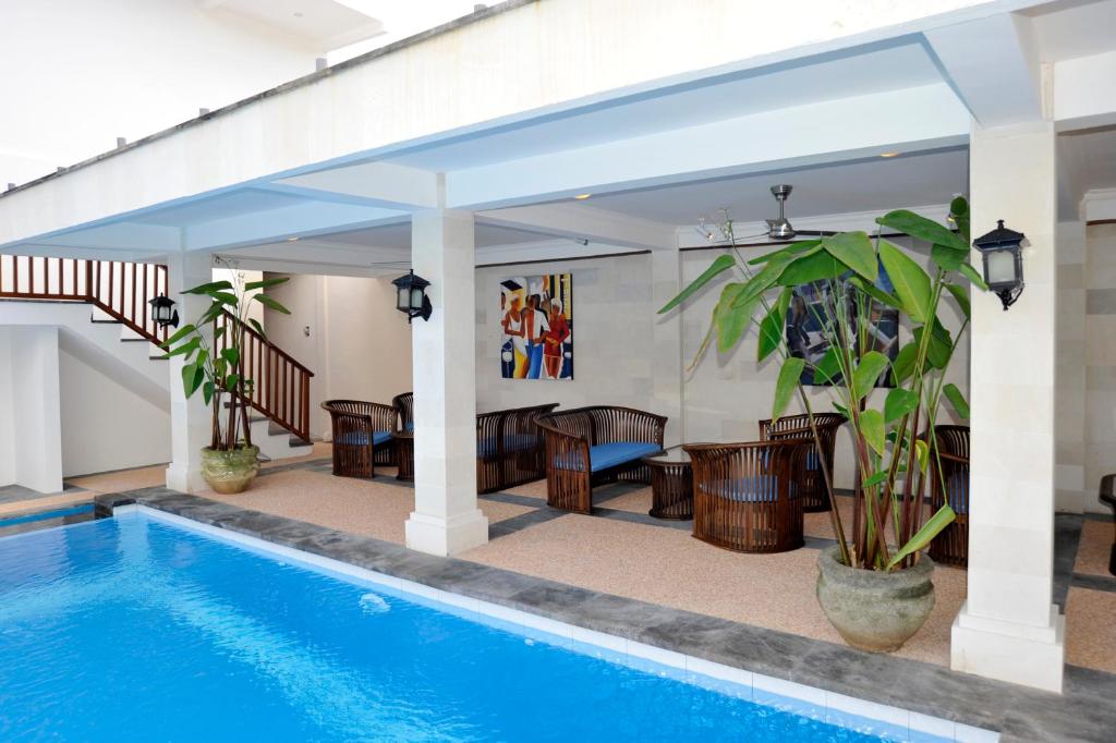 Aquarius Beach Hotel photo