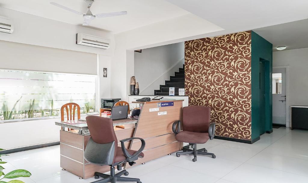 Lobby, Treebo Brooks Manor in Pune