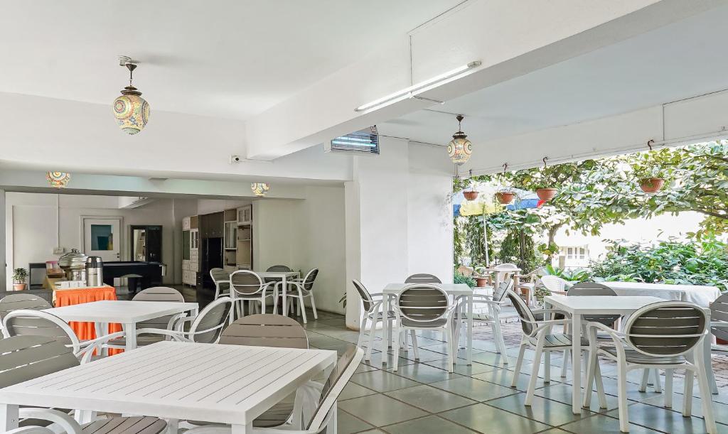 Facilities, Treebo Brooks Manor in Pune