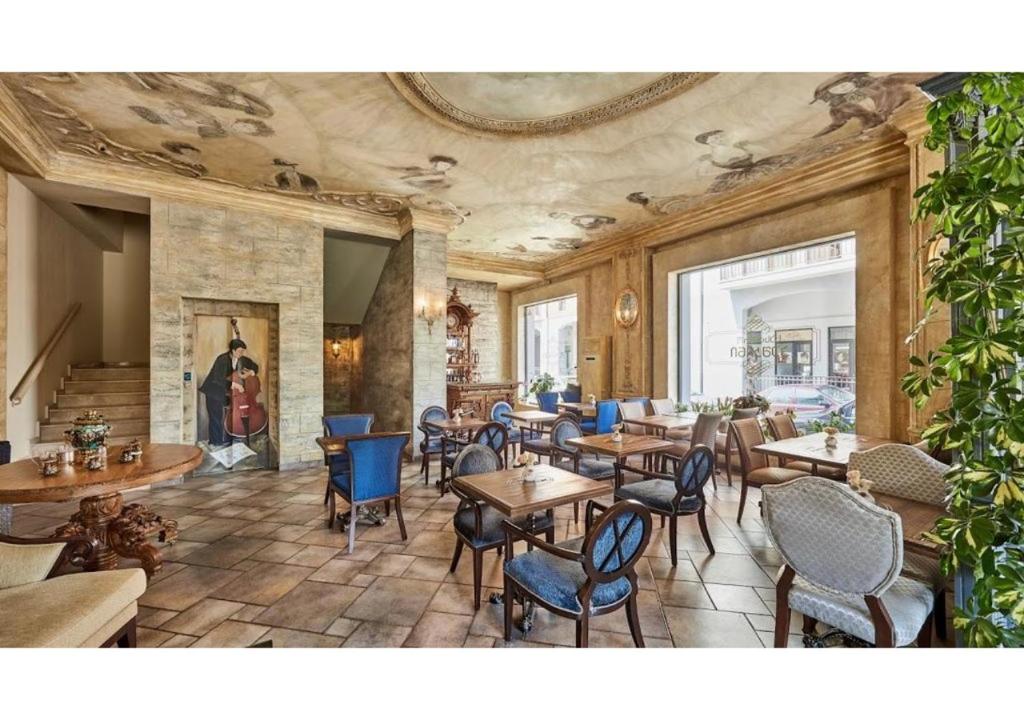 Hotel Pushkin photo