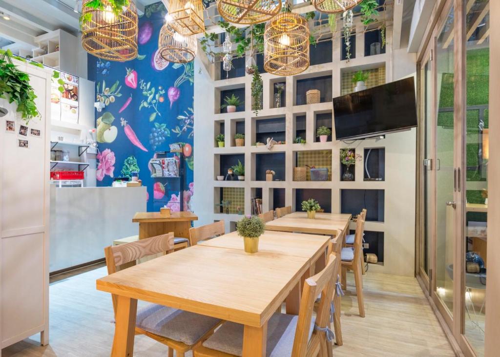 金諾豪華旅舍&咖啡館及辦公空間 (Kinnon Deluxe Hostel Coworking Cafe)