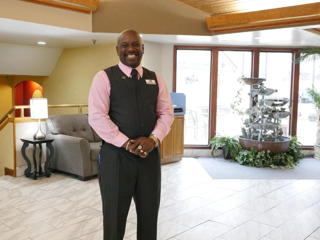 Inn at Grand Glaize photo