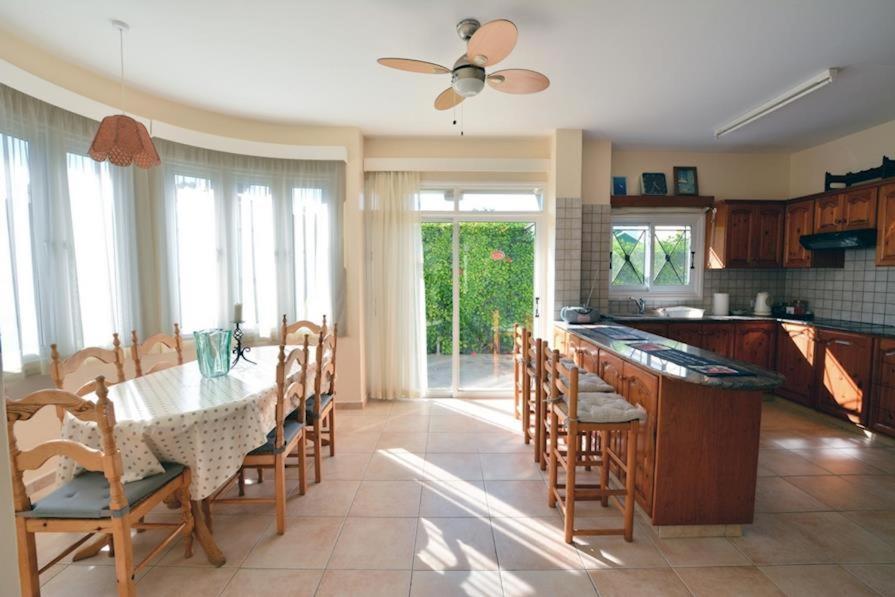 Villa Daryah Sirina Bay