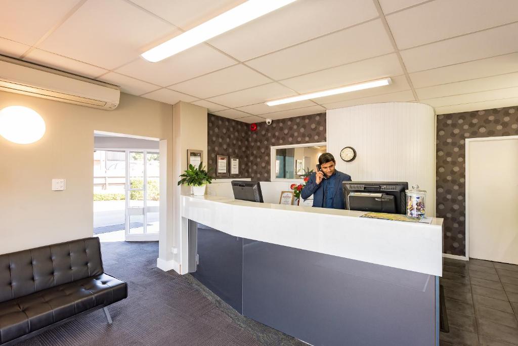 Heartland Ambassador Hotel Hamilton フロント・ロビー