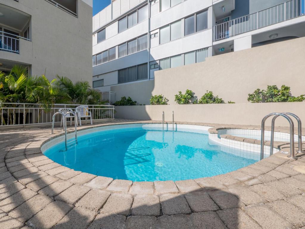 Seaspray U4 21 Warne Tce — Hotel in Sunshine Coast
