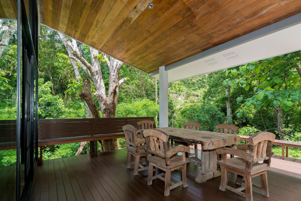 บ้านเดี่ยว 2 ห้องนอน 2 ห้องน้ำส่วนตัว ขนาด 150 ตร.ม. – ดอยสะเก็ด (Montira's  Cottage  Mae Kampong)