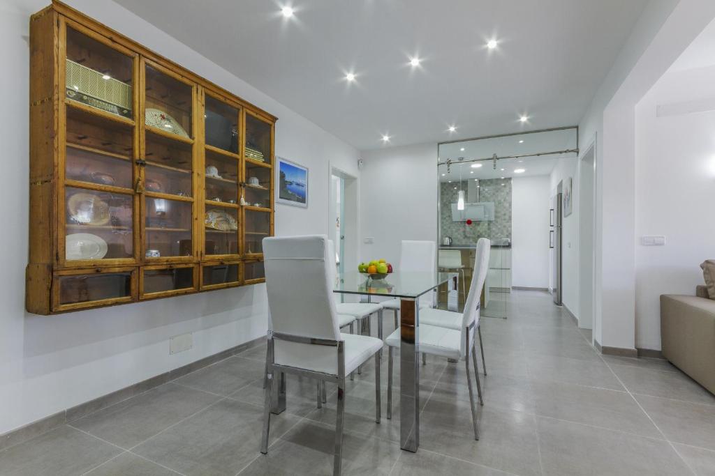 Apartment Assimetric - Only 100m to Beach - 3
