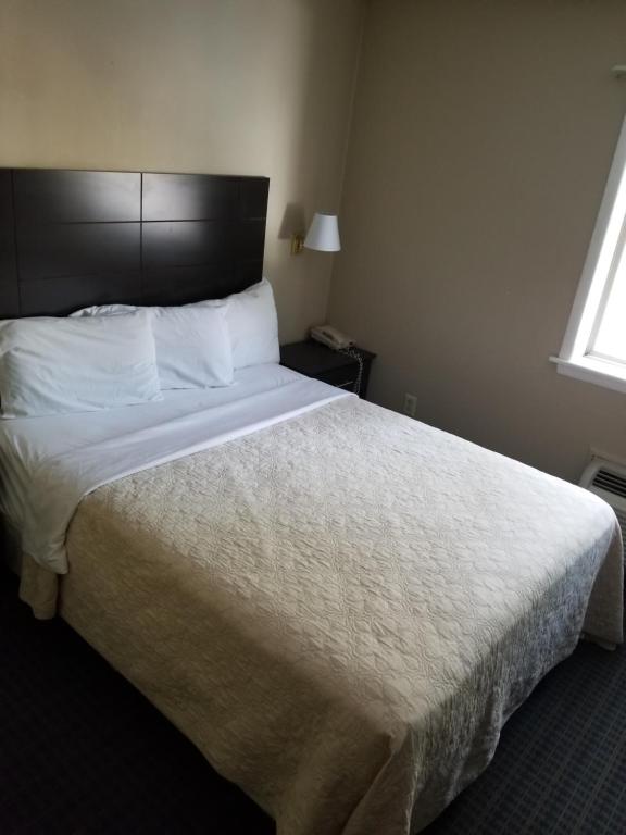 Mainstay Inn photo