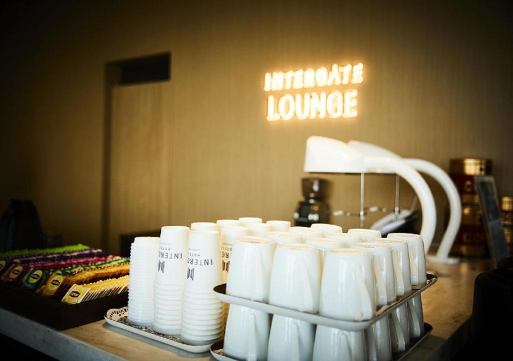 Shared lounge/TV area