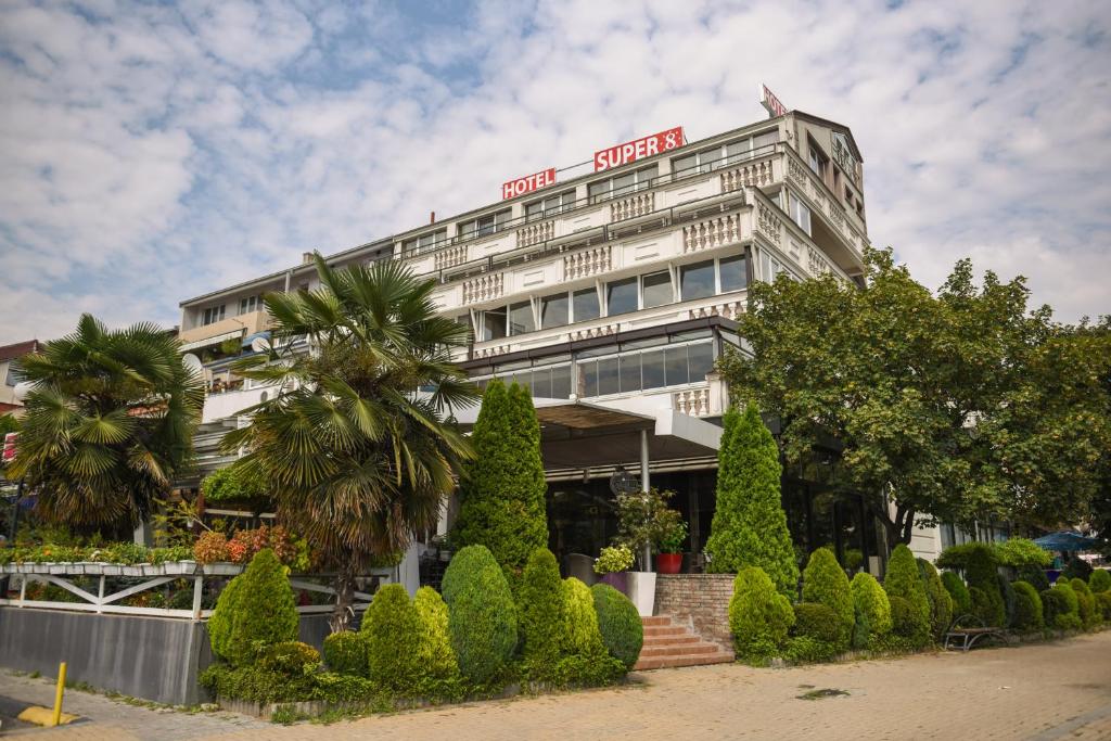Hotel Super 8 photo