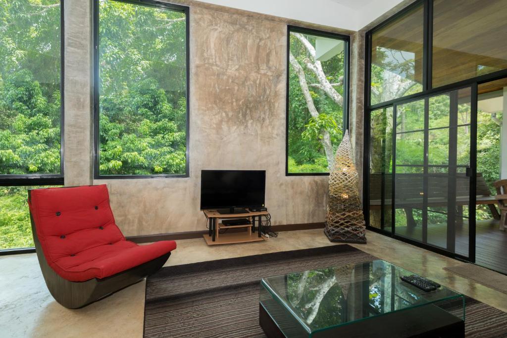 บ้านเดี่ยว 2 ห้องนอน 2 ห้องน้ำส่วนตัว ขนาด 150 ตร.ม. – ดอยสะเก็ด (Montira's  Cottage  Mae Kampong)