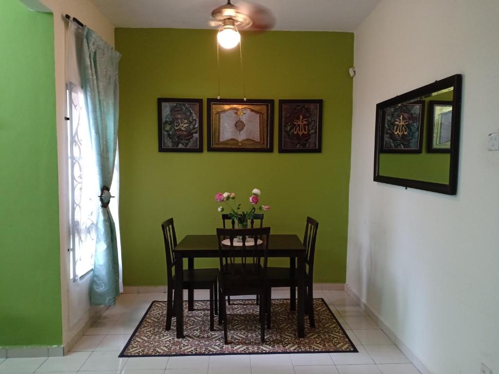 Muslim Dinaim Homestay photo