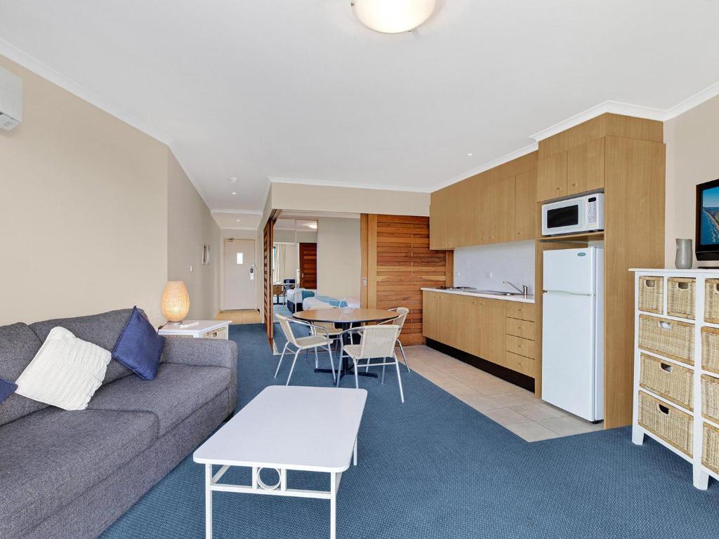 Waterfront Apartment 521 photo