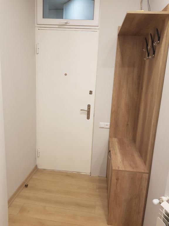 Kita's apartment photo