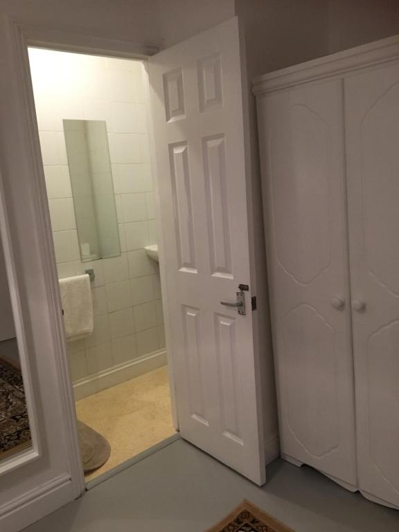 Circle Guest House Bed Only photo