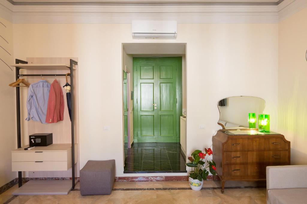 Tritone 125 Suite 8