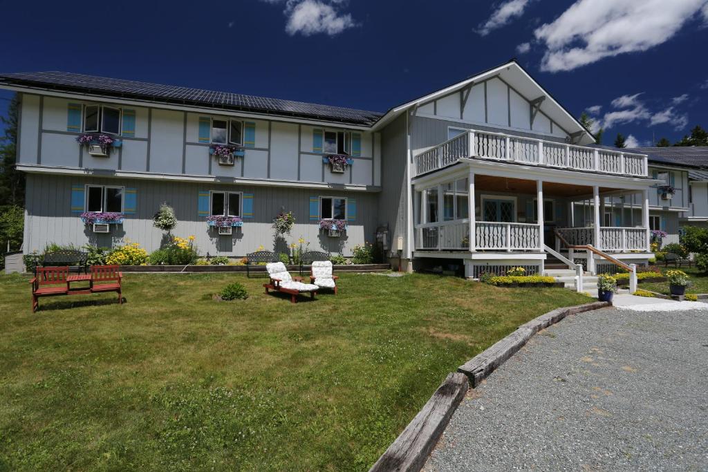 Carlson's Lodge photo