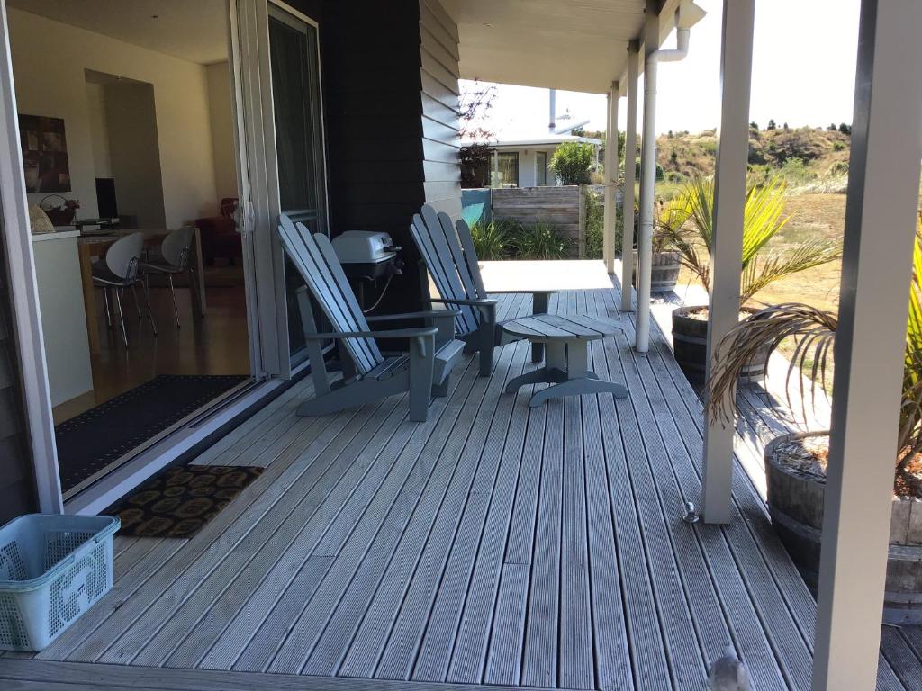 Nikau’s on Palmer photo
