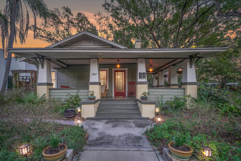 EREHWON RETREAT Private ELEGANT LIVING — Hotel in Tampa (FL)