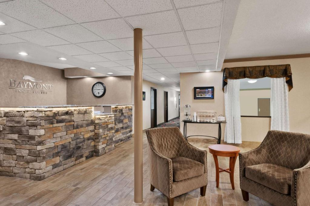 Baymont By Wyndham Belleville Airport Area photo
