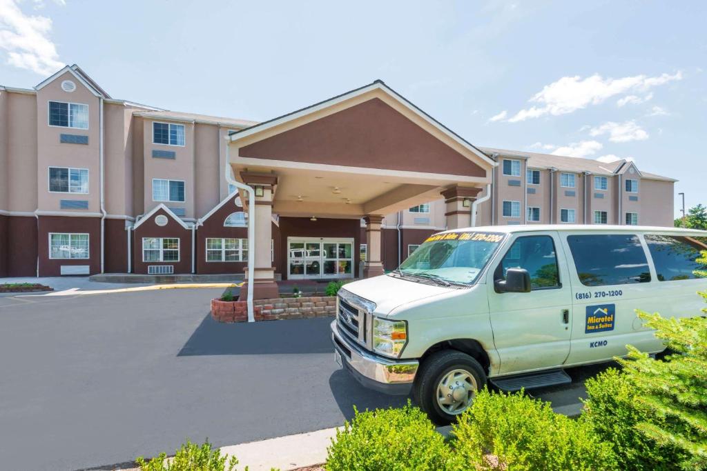 dog friendly hotels kansas city missouri