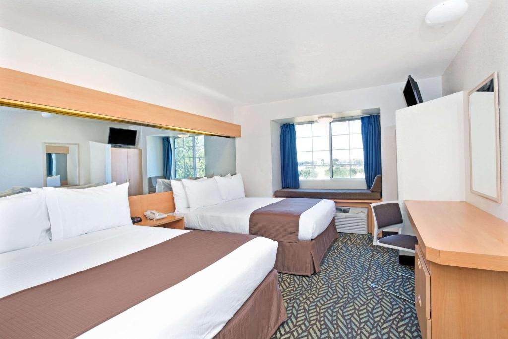 Microtel Inn & Suites By Wyndham Morgan Hill/san Jose Area Photo 2