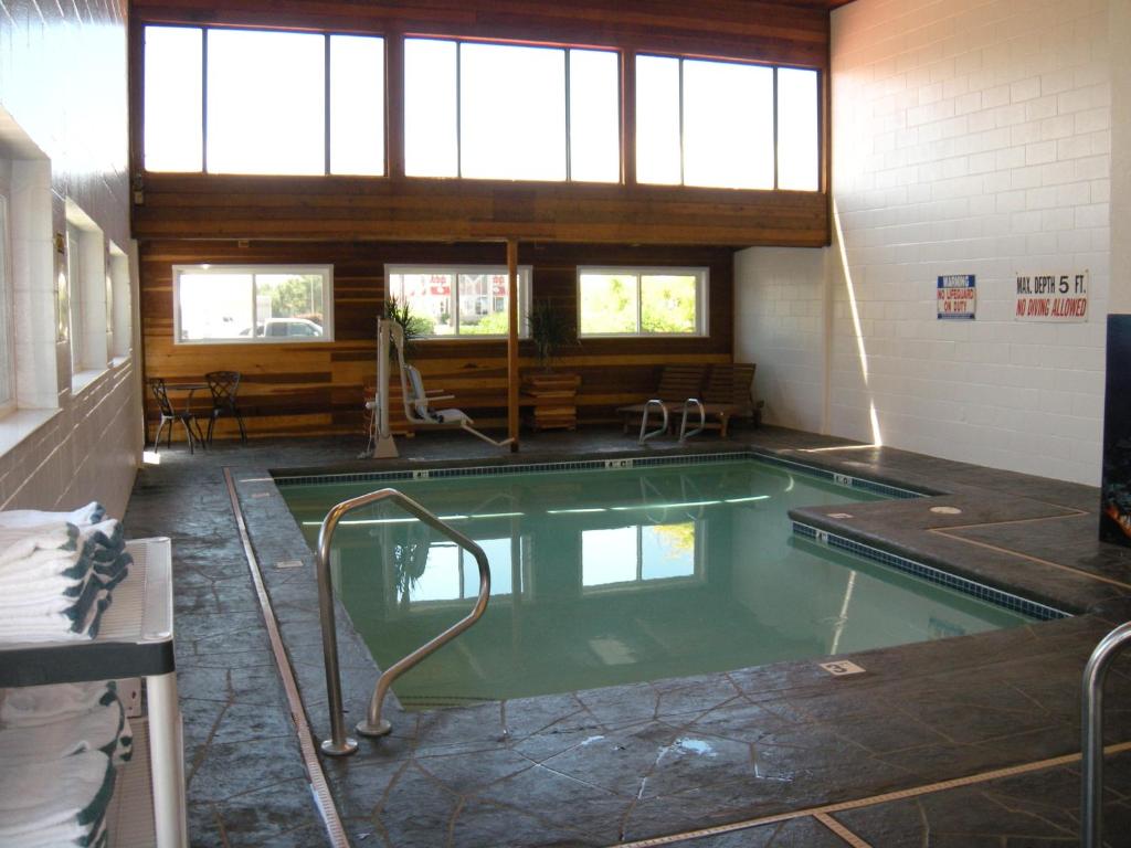 Motel West photo