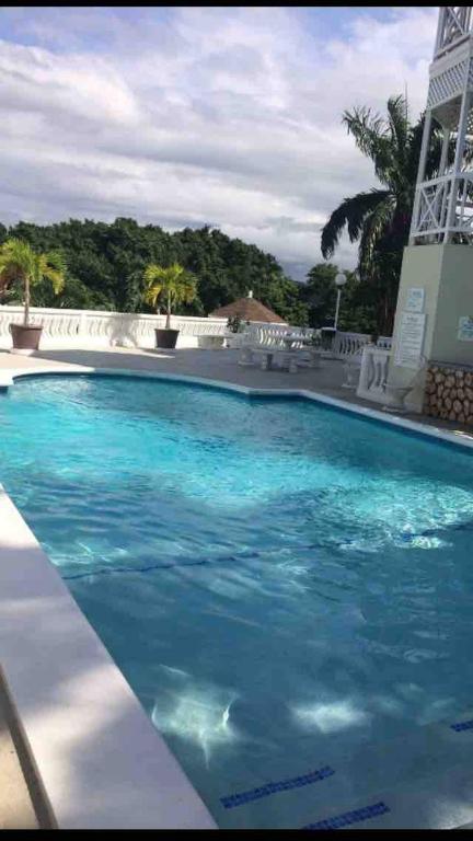 #D1 castle STUDIO WIFI KING bed Ocho Rios Jamaica