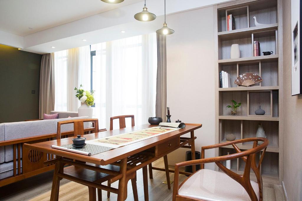 Atour Hotel Hangzhou Jinshahu photo
