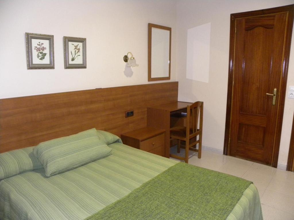 Hostal El Catalan photo