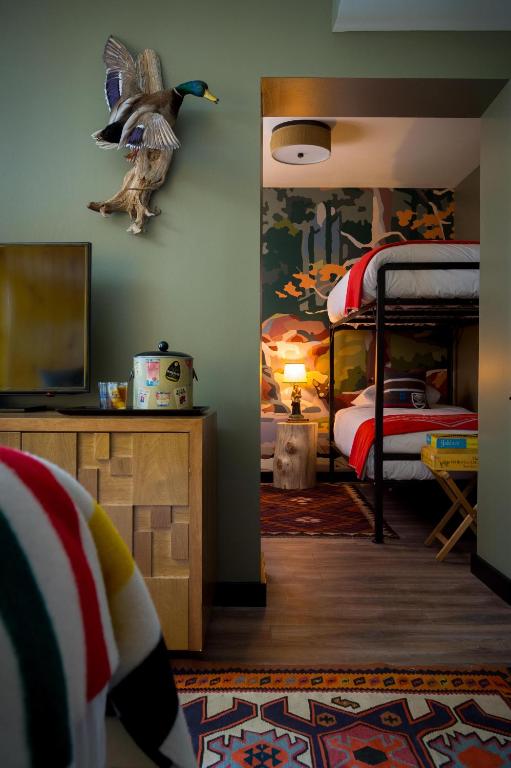 Graduate Madison Photo 10