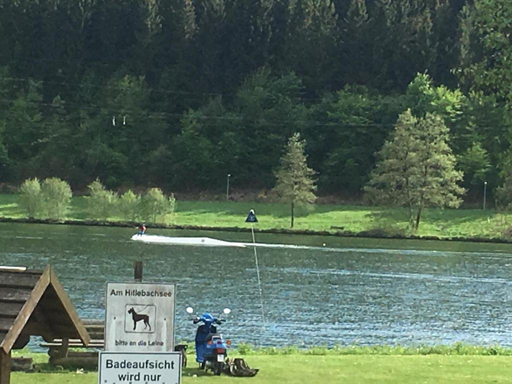 App mit Seeblick am Hillebachsee in Winterberg OT, Winterberg