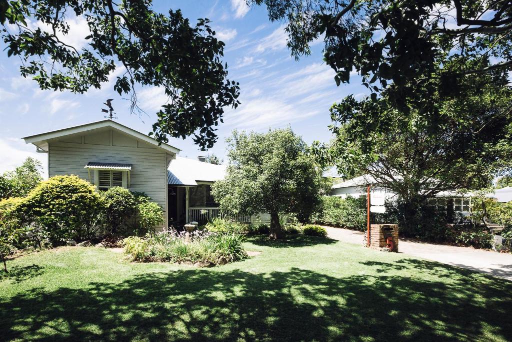 Exterior view, Barbara's Byron Bay in Byron Bay