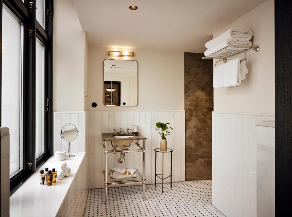 Hotel Facility