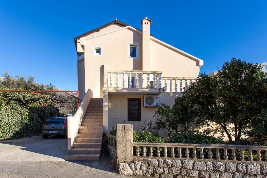 Guest House Lotos photo