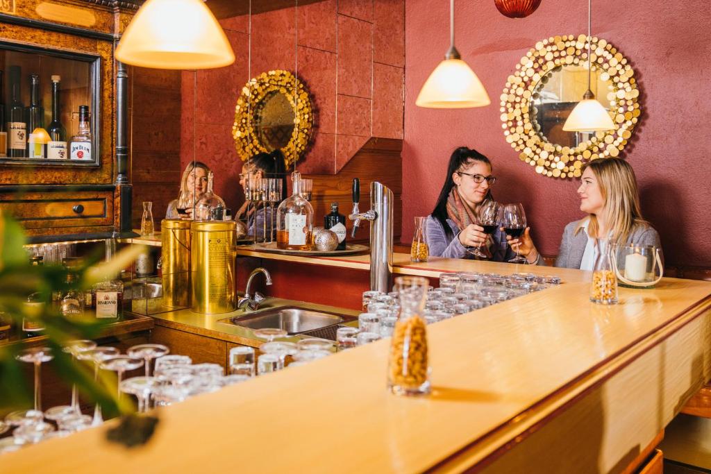 Bar/lounge, Hotel Sonnalm - SPA,Idyll,Dining in Bad Kleinkirchheim