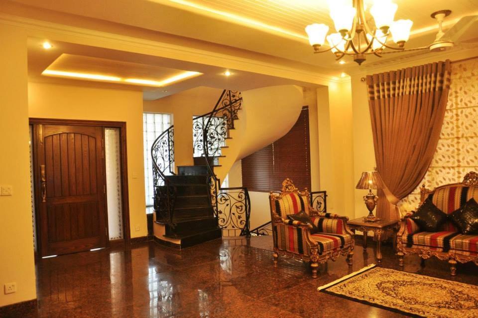 Reina Boutique Hotel - G9, Islamabad