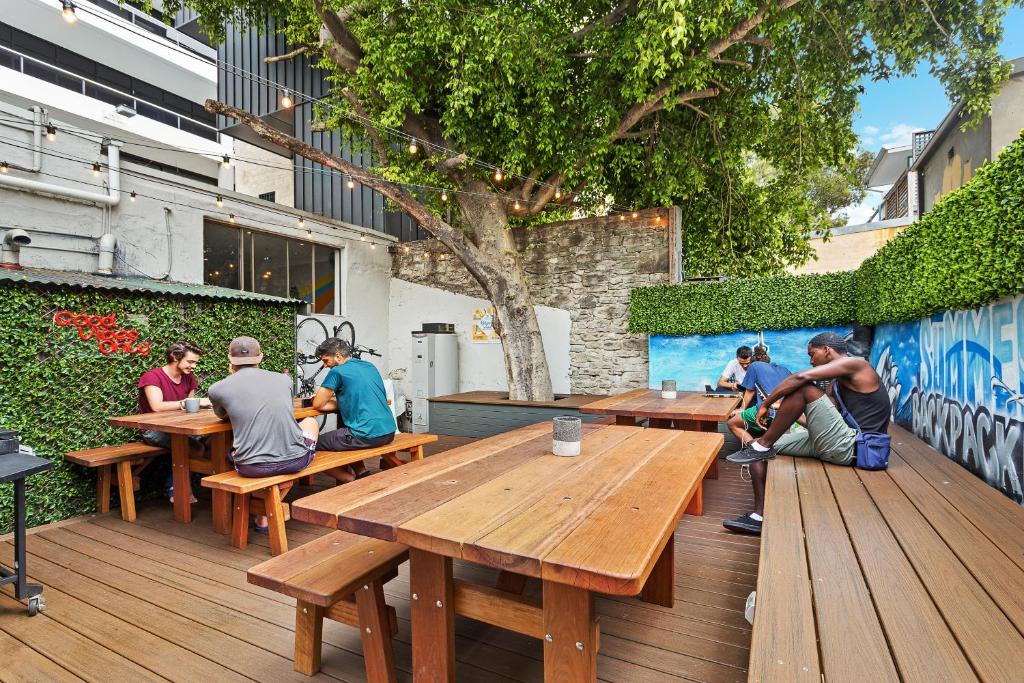 Summer House Backpackers photo