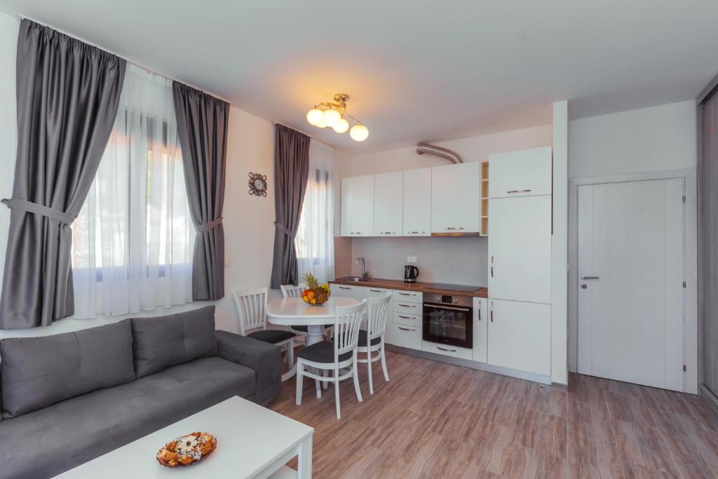 Belvedere Apartments - 2