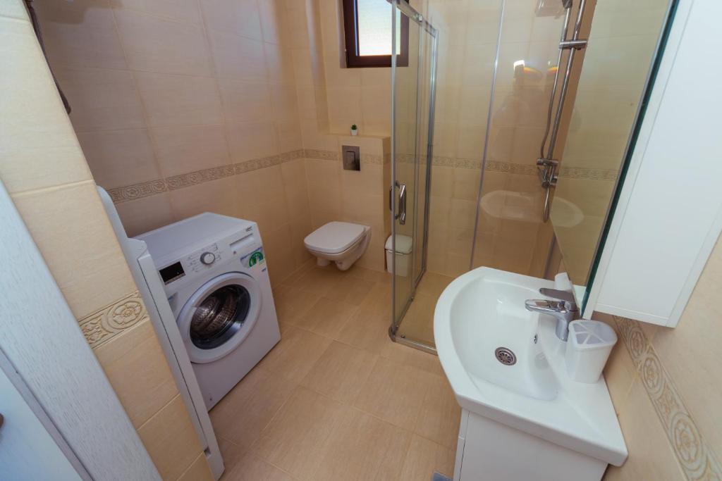 Belvedere Apartments photo